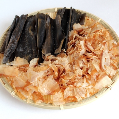 100g OEMの日本のカツオのKatsuobushiの魚は食品添加物自由なはげる