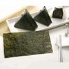 シャキッとしたYaki Noriは海藻を50枚のシート100がパックを広げる10枚のシート焼いた