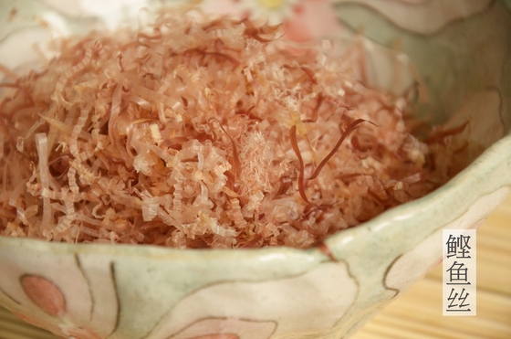 日本様式のホンダシの粉のハラールYamakiはカツオの薄片を乾燥した