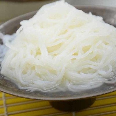 OEMのグルテンの自由なパスタのこんにゃくヌードルの低脂肪の白滝のオートムギ繊維のヌードル